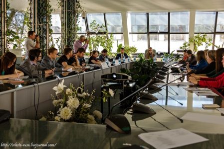 Круглый стол о влиянии блогосферы и СМИ на молодежь