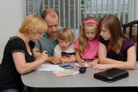 Какие документы нужны для признания семьи малоимущей: расчет дохода, заявление, справка
